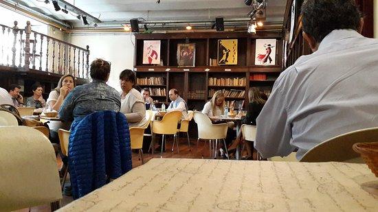 La Biblioteca Cafe